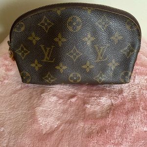 Auth Louis Vuitton monogram cosmetic pouch